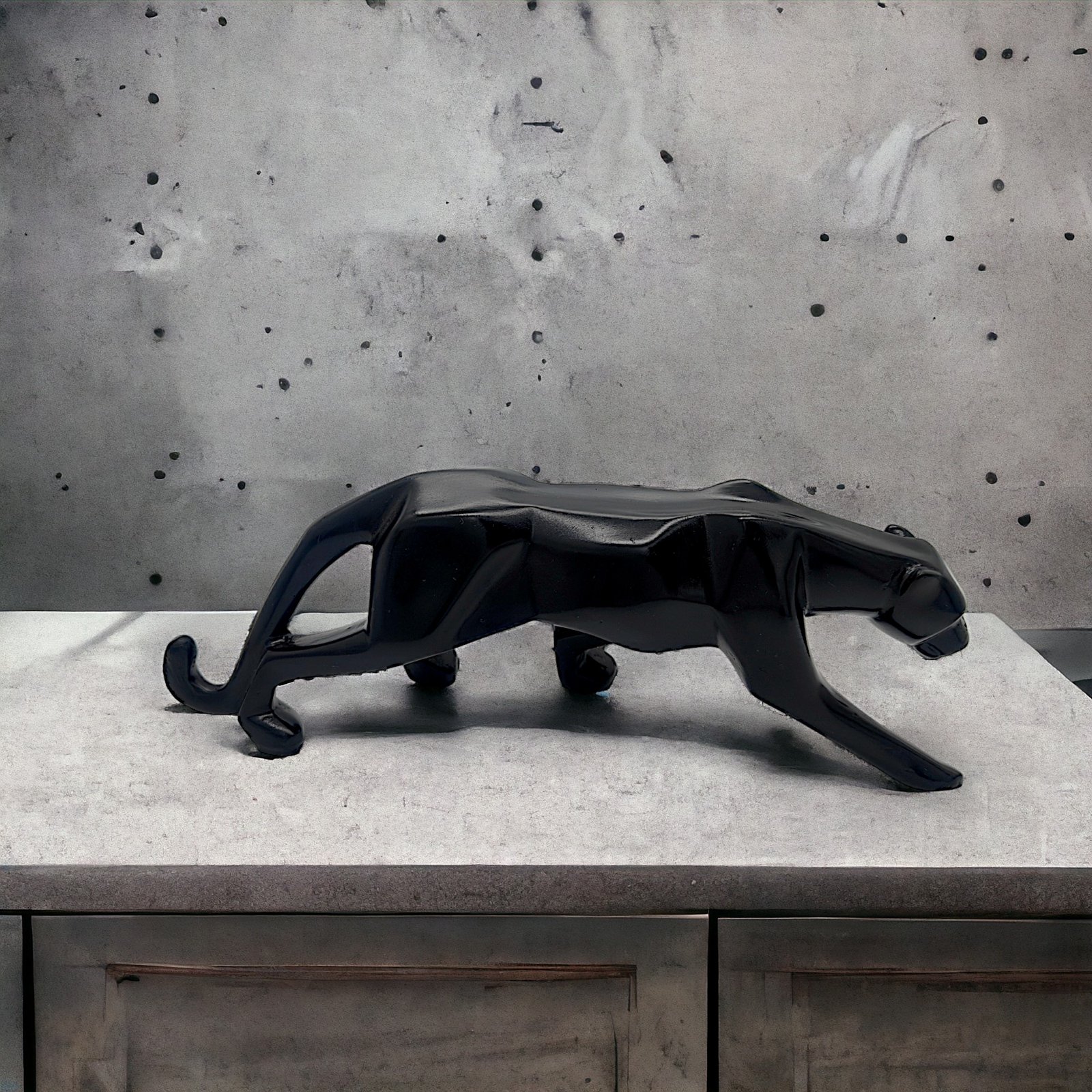 Black Panther Statue (26.6 X 9 X 6.2 CM)