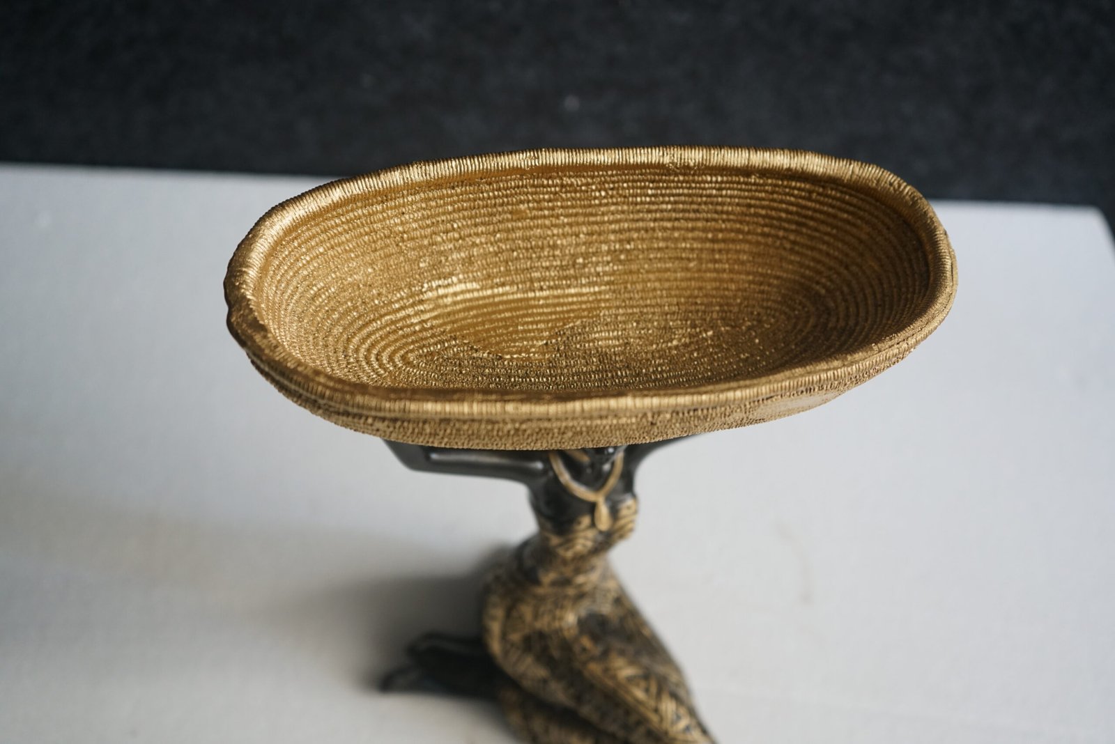 African Lady with Basket (21.5 CM)